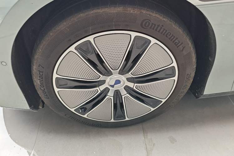 Used Denza Z9GT 2024 1100 Four-Wheel Drive Max Edition Left Front Wheel Hub