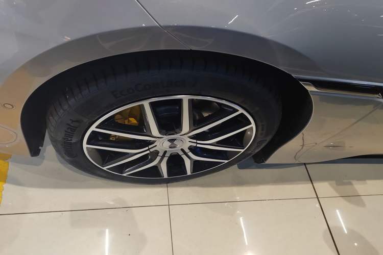 Used Denza Z9GT 2024 1100 4x4 Pro Version Left Front Wheel Hub