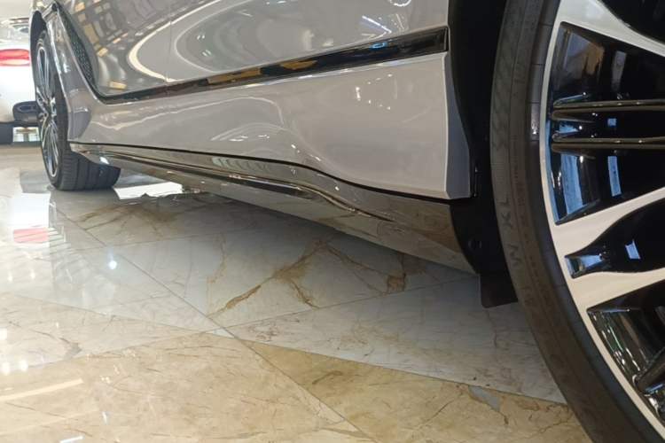 Used Denza Z9GT 2024 1100 Four-Wheel Drive Ultra Version Left Side Sill