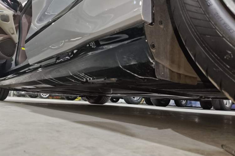 Used Denza Z9GT 2024 1100 Four-Wheel Drive Max Edition Left Side Sill