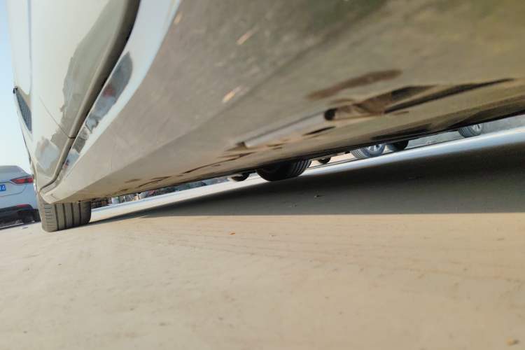 Used Denza Z9GT 2024 630 All-Wheel Drive Pro Version Left Side Sill