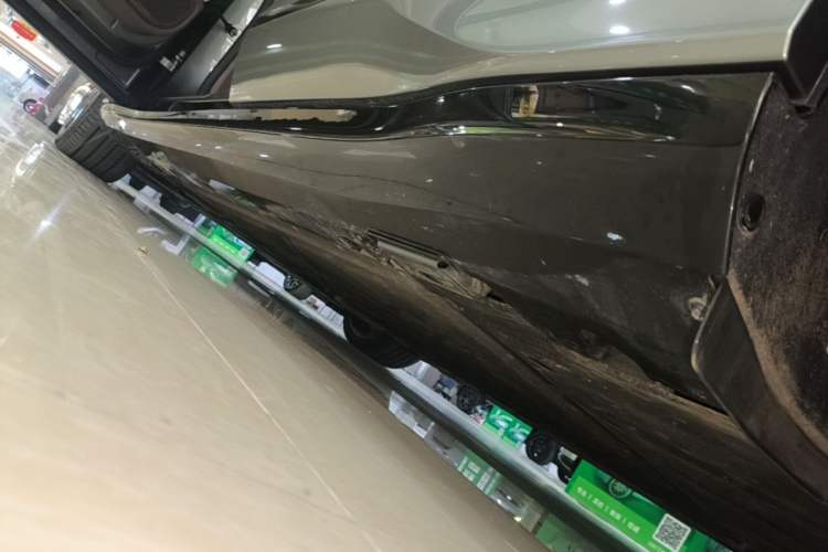 Used Denza Z9GT 2024 1100 Four-Wheel Drive Ultra Version Left Side Sill