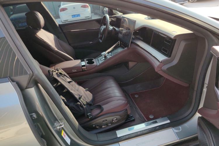 Used Denza Z9GT 2024 630 All-Wheel Drive Pro Version Right Front Seat