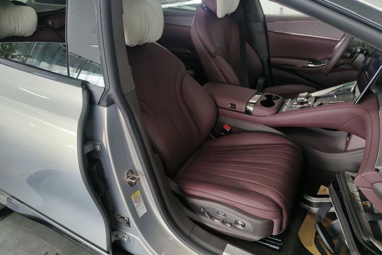 Used Denza Z9GT 2024 1100 4x4 Pro Version Right Front Seat