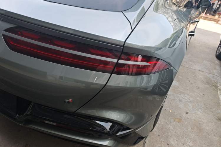 Used Denza Z9GT 2024 1100 Four-Wheel Drive Max Edition Right Rear Taillight