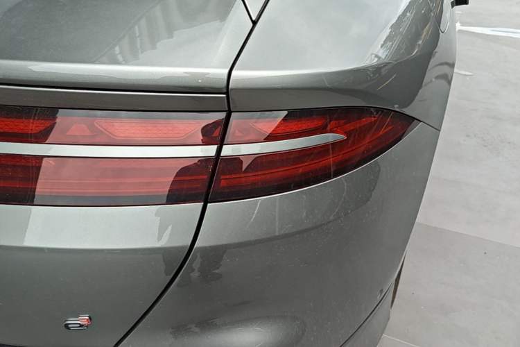 Used Denza Z9GT 2024 1100 Four-Wheel Drive Max Edition Right Rear Taillight
