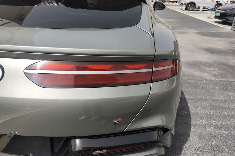 Used Denza Z9GT 2024 1100 Four-Wheel Drive Max Edition Right Rear Taillight