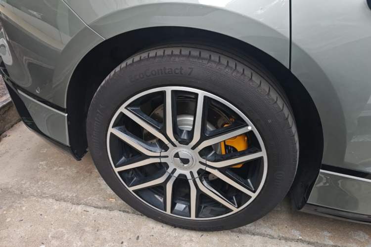 Used Denza Z9GT 2024 1100 Four-Wheel Drive Max Edition Right Rear Wheel Hub