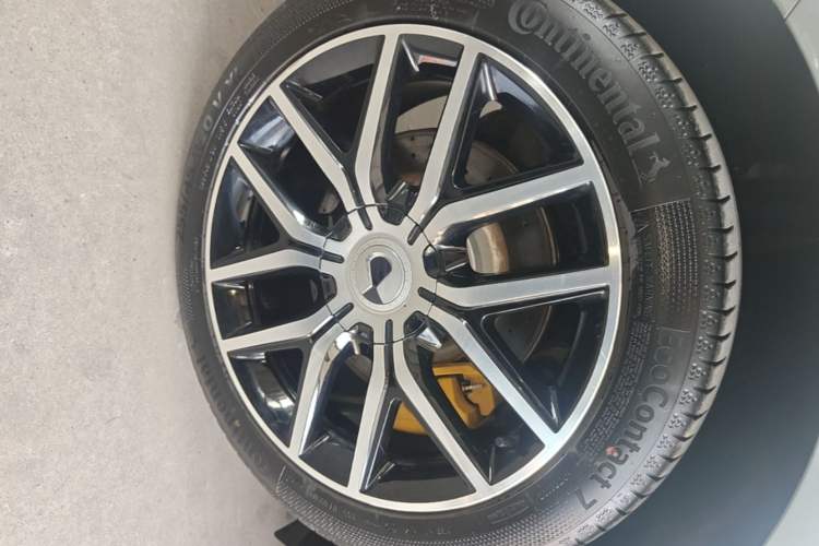 Used Denza Z9GT 2024 1100 4x4 Pro Version Right Rear Wheel Hub