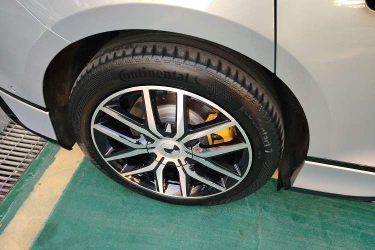 Used Denza Z9GT 2024 1100 4x4 Pro Version Right Rear Wheel Hub