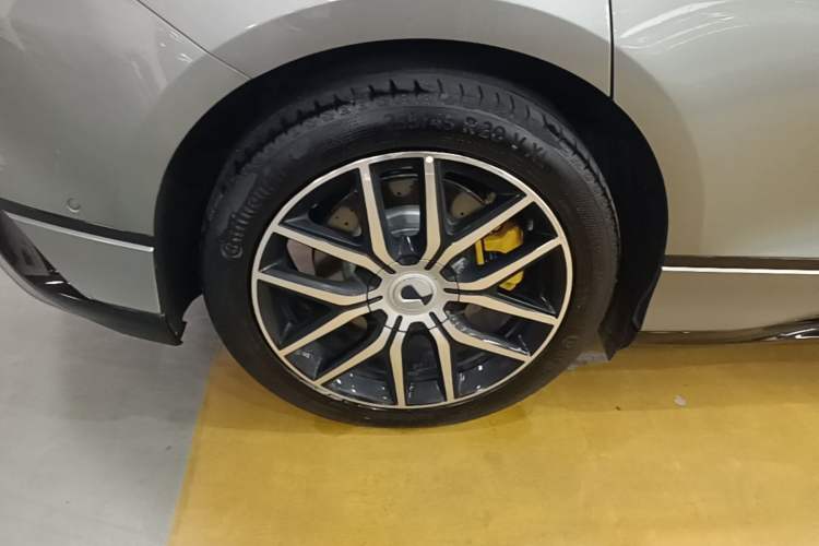 Used Denza Z9GT 2024 1100 Four-Wheel Drive Max Edition Right Rear Wheel Hub
