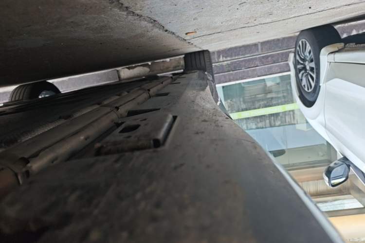 Used Denza Z9GT 2024 1100 Four-Wheel Drive Max Edition Right Side Sill