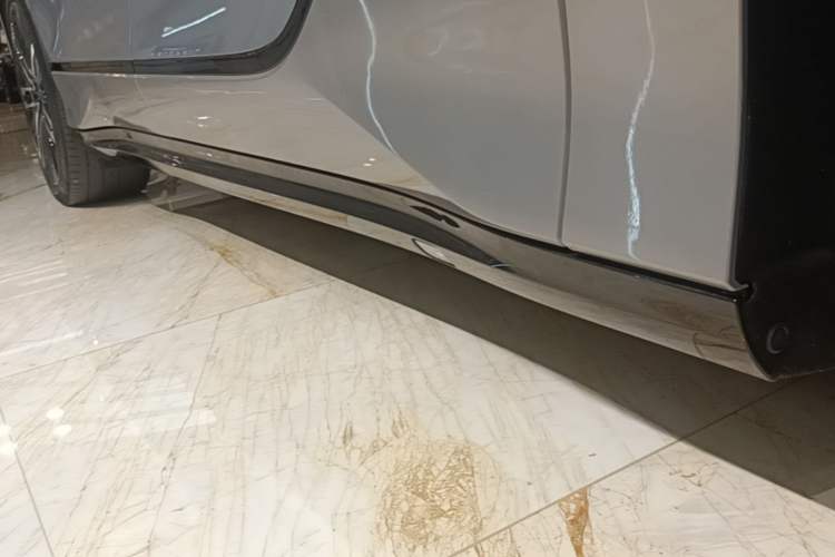 Used Denza Z9GT 2024 1100 Four-Wheel Drive Ultra Version Right Side Sill
