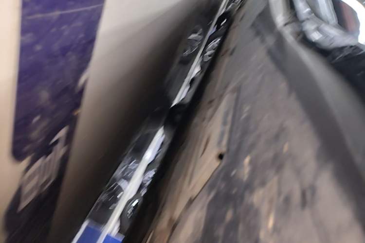 Used Denza Z9GT 2024 1100 Four-Wheel Drive Ultra Version Right Side Sill