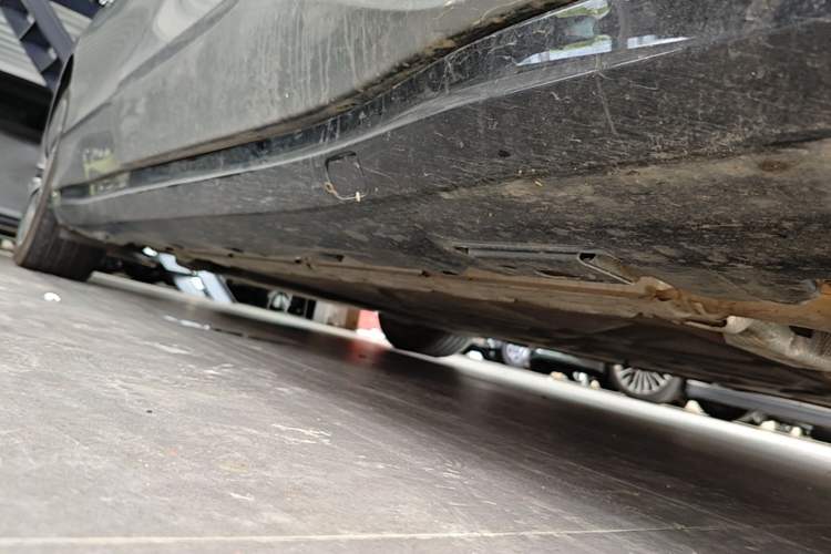 Used Denza Z9GT 2024 1100 Four-Wheel Drive Max Edition Right Side Sill