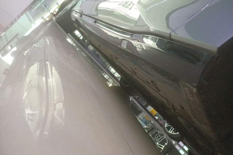 Used Denza Z9GT 2024 1100 Four-Wheel Drive Ultra Version Right Side Sill