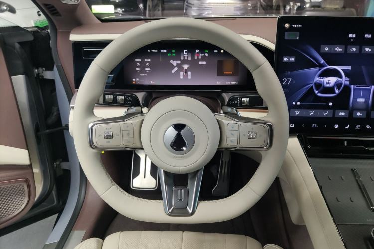 Used Denza Z9GT 2024 1100 Four-Wheel Drive Ultra Version Steering Wheel