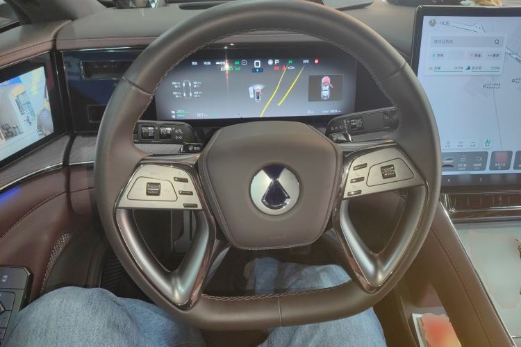 Used Denza Z9GT 2024 1100 Four-Wheel Drive Ultra Version Steering Wheel