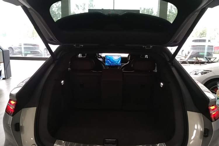 Used Denza Z9GT 2024 1100 Four-Wheel Drive Ultra Version Trunk