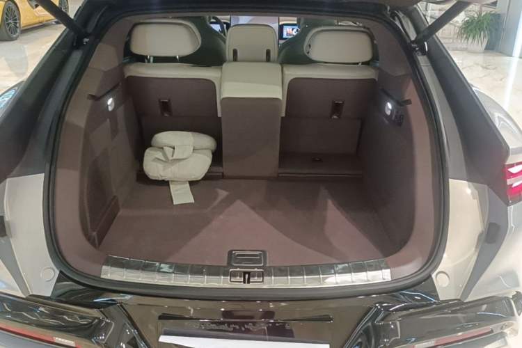 Used Denza Z9GT 2024 1100 Four-Wheel Drive Ultra Version Trunk
