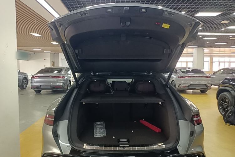 Used Denza Z9GT 2024 1100 4x4 Max First Edition Trunk