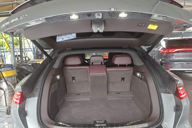 Used Denza Z9GT 2024 1100 4x4 Ultra First Edition Trunk