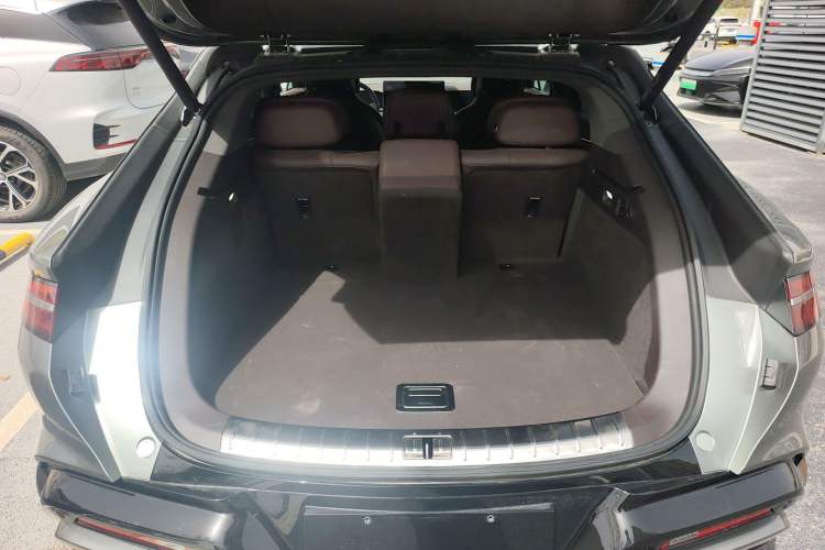 Used Denza Z9GT 2024 1100 Four-Wheel Drive Max Edition Trunk