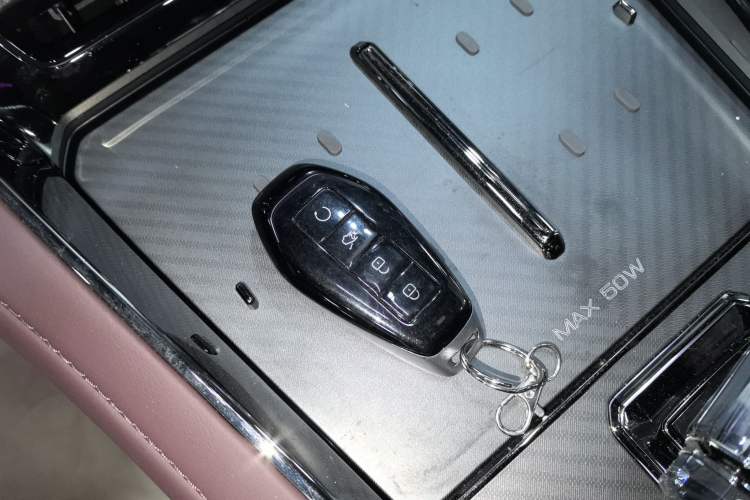 Used Denza Z9GT 2024 1100 Four-Wheel Drive Ultra Version Vehicle Key