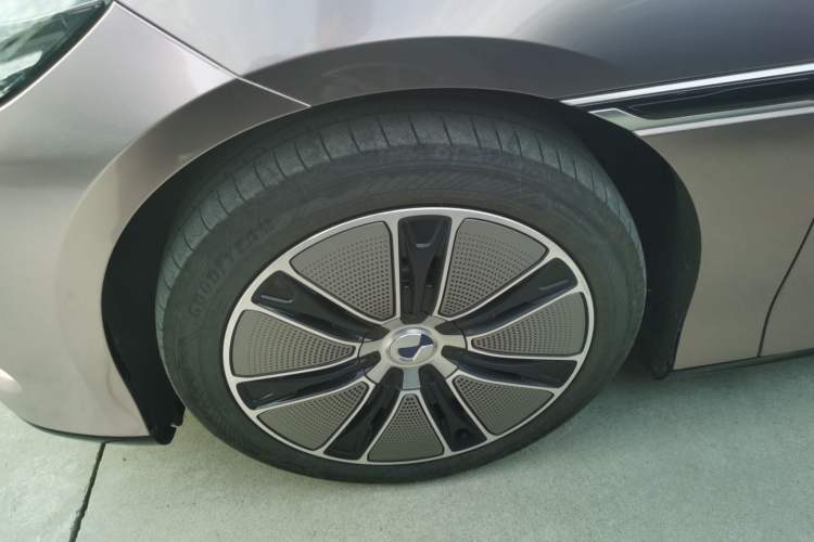 Used Denza Z9GT 2024 630 All-Wheel Drive Max Edition Exterior 4