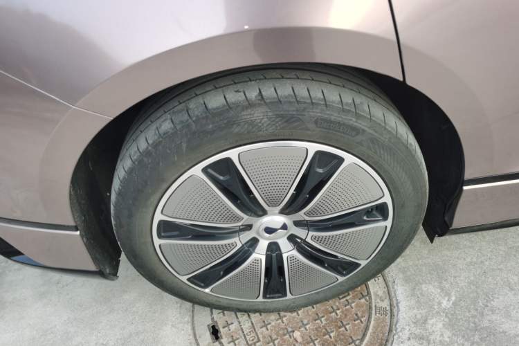 Used Denza Z9GT 2024 630 All-Wheel Drive Max Edition Exterior 5