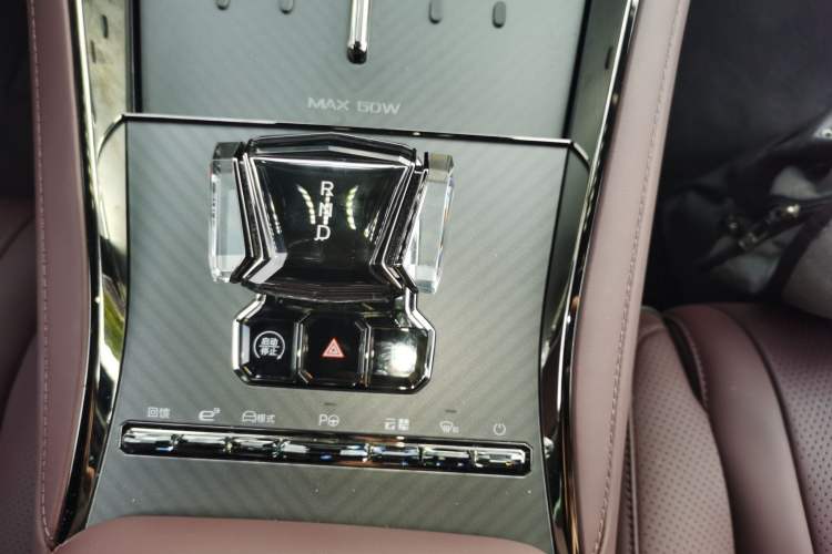 Used Denza Z9GT 2024 630 All-Wheel Drive Max Edition Gear Lever
