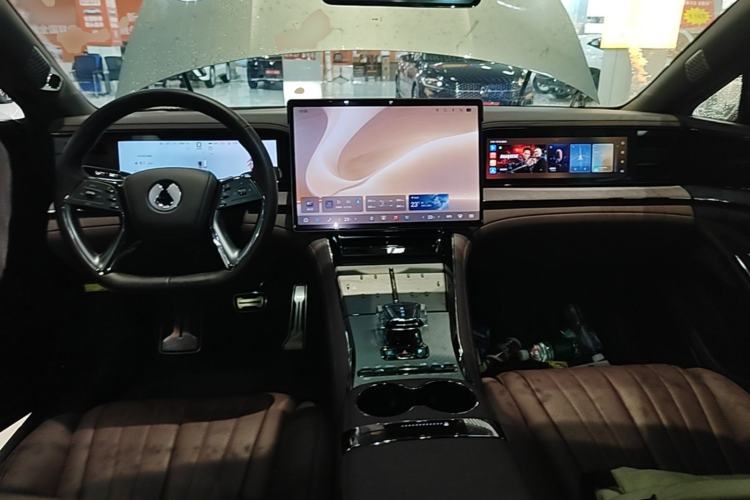 Used Denza Z9GT 2024 1100 Four-Wheel Drive Max Edition Center Console