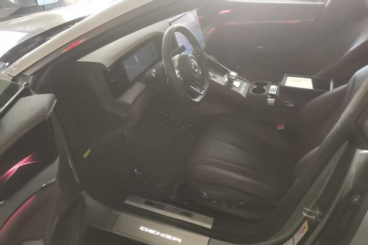 Used Denza Z9GT 2024 1100 Four-Wheel Drive Ultra Version Driver Seat