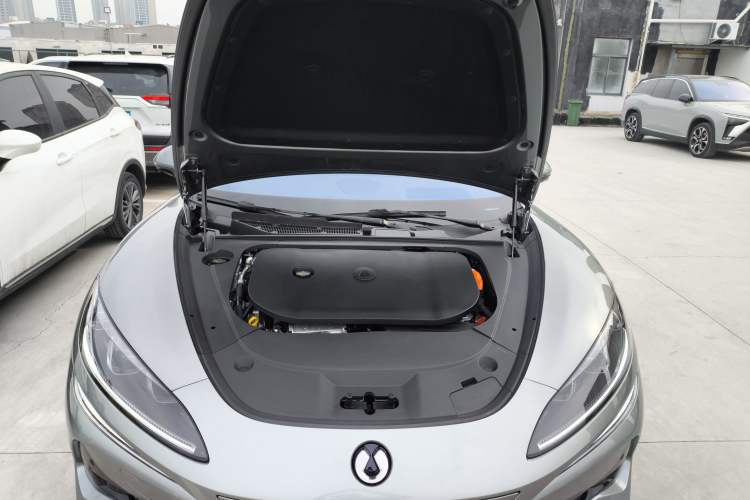 Used Denza Z9GT 2024 1100 Four-Wheel Drive Ultra Version Engine Bay
