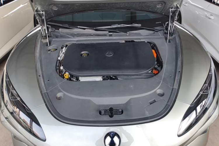 Used Denza Z9GT 2024 1100 4x4 Max First Edition Engine Bay