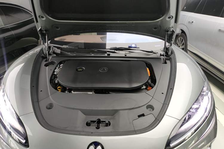 Used Denza Z9GT 2024 1100 Four-Wheel Drive Max Edition Engine Bay
