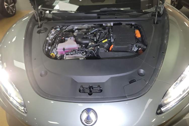 Used Denza Z9GT 2024 1100 Four-Wheel Drive Max Edition Engine Bay