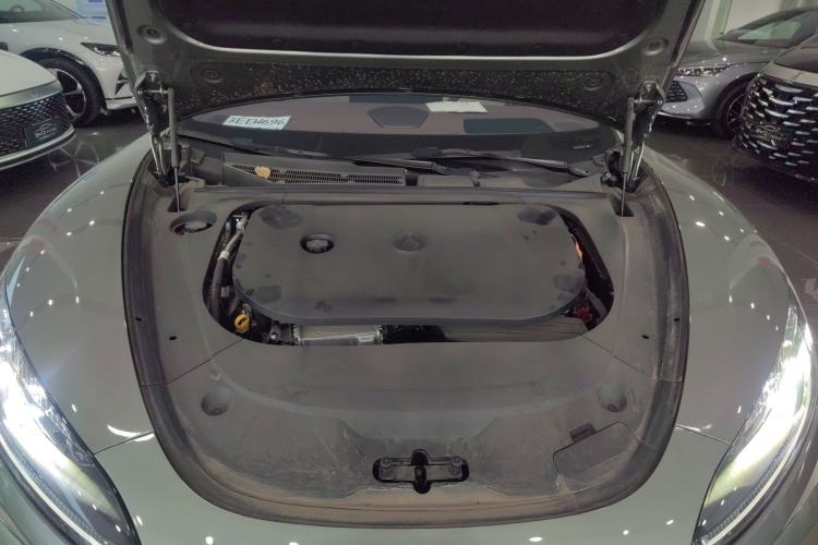 Used Denza Z9GT 2024 1100 Four-Wheel Drive Ultra Version Engine Bay