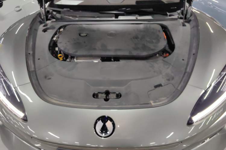 Used Denza Z9GT 2024 1100 Four-Wheel Drive Max Edition Engine Bay