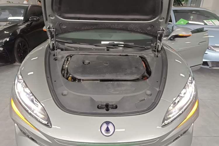 Used Denza Z9GT 2024 1100 4x4 Pro Version Engine Bay