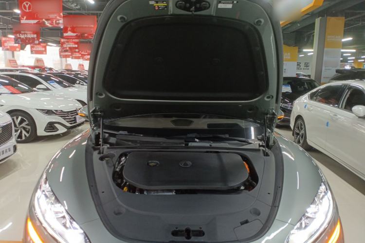 Used Denza Z9GT 2024 1100 Four-Wheel Drive Ultra Version Engine Bay
