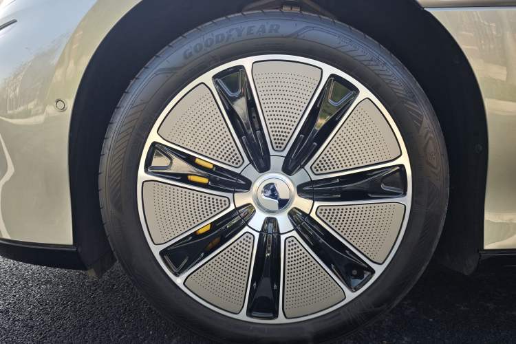 Used Denza Z9GT 2024 1100 Four-Wheel Drive Max Edition Exterior 2