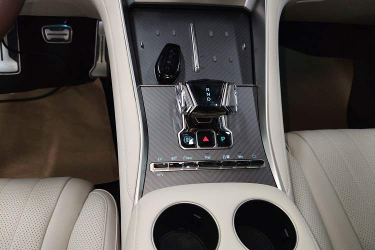Used Denza Z9GT 2024 1100 Four-Wheel Drive Ultra Version Gear Lever