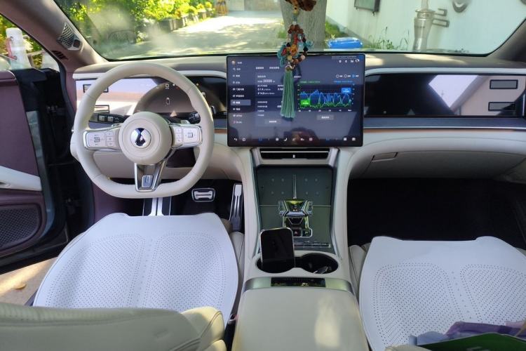 Used Denza Z9GT 2024 1100 4x4 Pro Version Interior 2