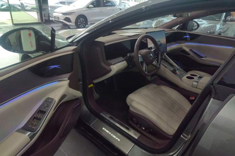 Used Denza Z9GT 2024 1100 Four-Wheel Drive Ultra Version Interior 3