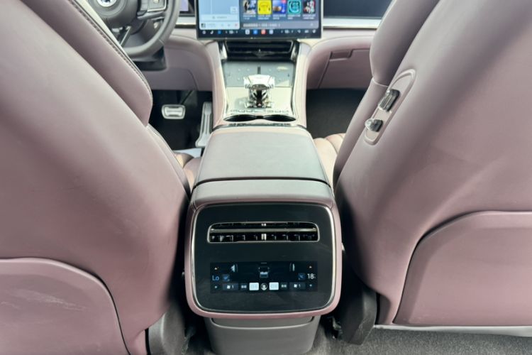Used Denza Z9GT 2024 1100 4x4 Max First Edition Interior 5