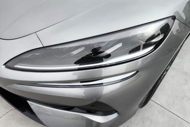 Used Denza Z9GT 2024 1100 Four-Wheel Drive Ultra Version Left Front Headlight