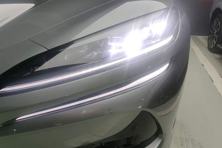 Used Denza Z9GT 2024 1100 Four-Wheel Drive Max Edition Left Front Headlight