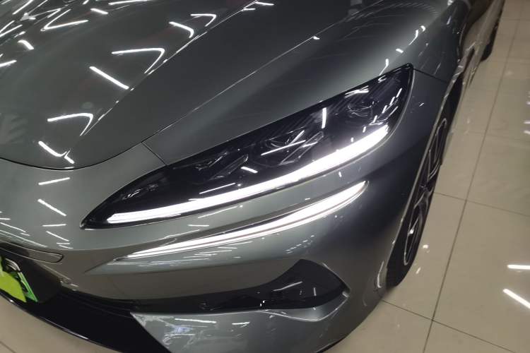 Used Denza Z9GT 2024 1100 Four-Wheel Drive Max Edition Left Front Headlight