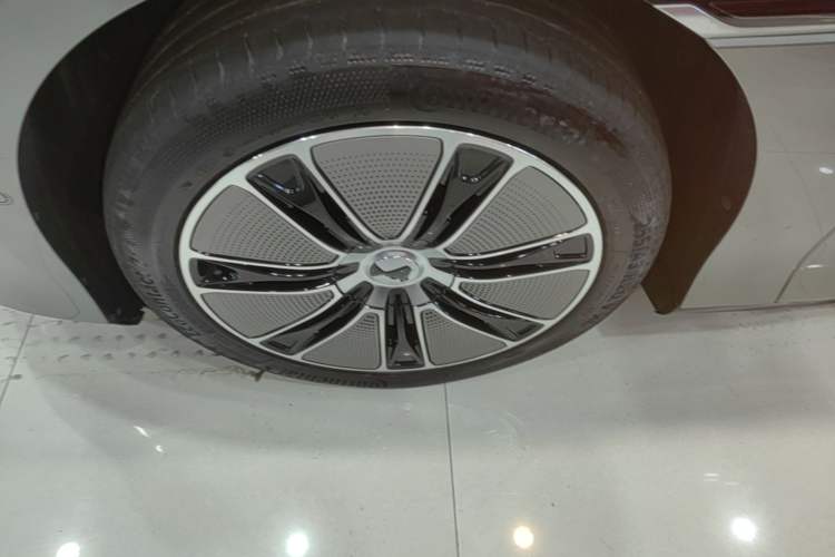 Used Denza Z9GT 2024 1100 Four-Wheel Drive Max Edition Left Front Wheel Hub